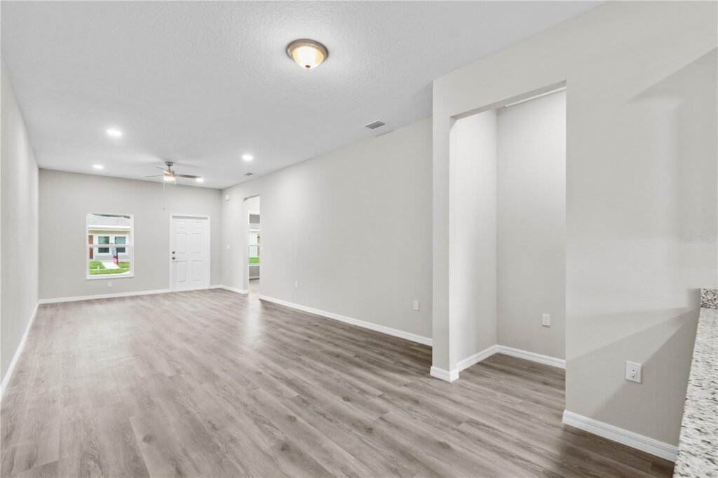 5017 FINDERS COURT, TAMPA, Florida 33617